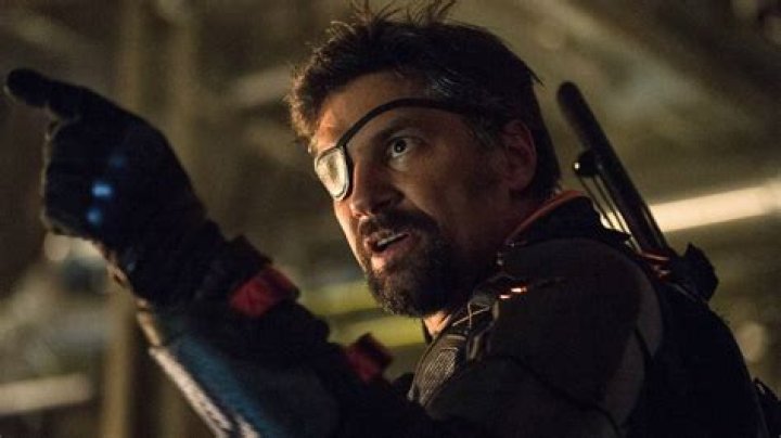 Deathstroke Returns In New Arrow Trailer