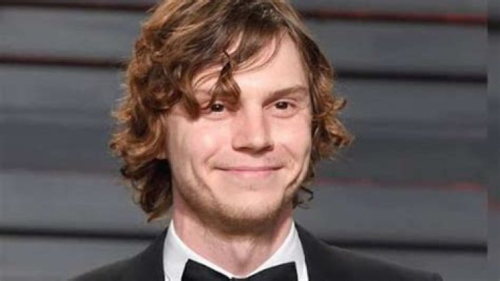 Evan Peters Net Worth Weight Height Ethnicity Eye Color Shoe Size