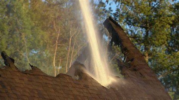 No injuries reported from Clinton kitchen fire